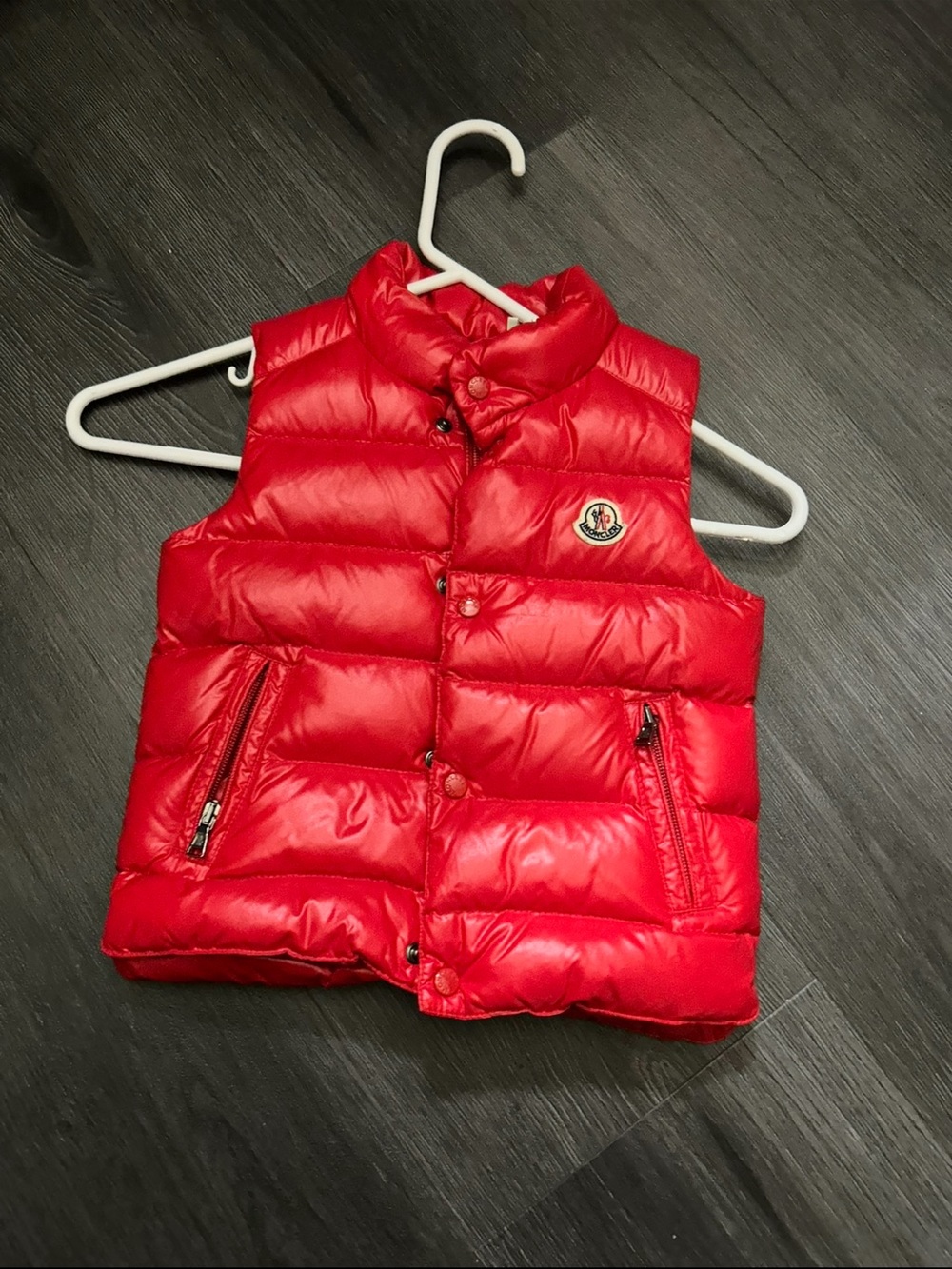 Kids red puffer jacket interior